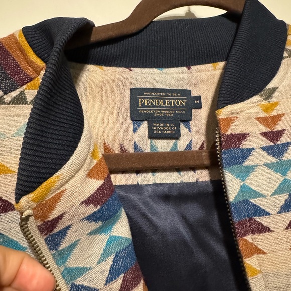 Pendleton Jacquard Zip Front Wool Bomber size medium - Picture 2 of 4
